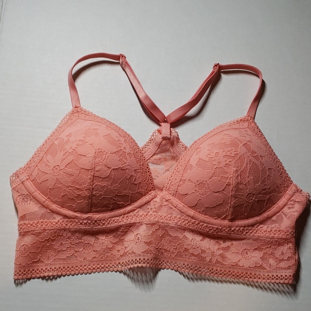 Two Victoria's Secret Lace Bras - Picture 6 of 8